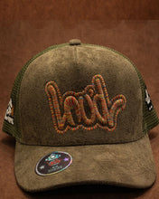 Load image into Gallery viewer, OLIVE SUEDE TRUCKER MULTICOLOR LOGO
